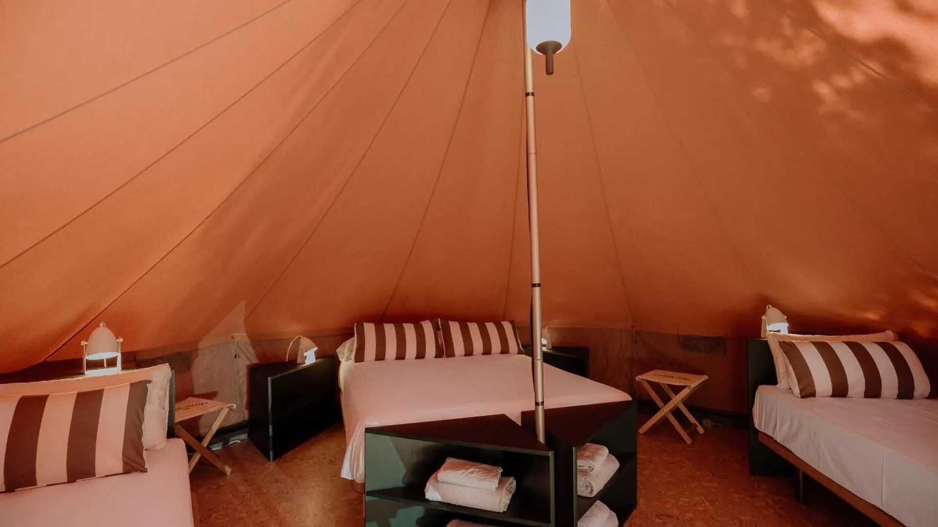 Holacamp Sitges Garrofer 2*,